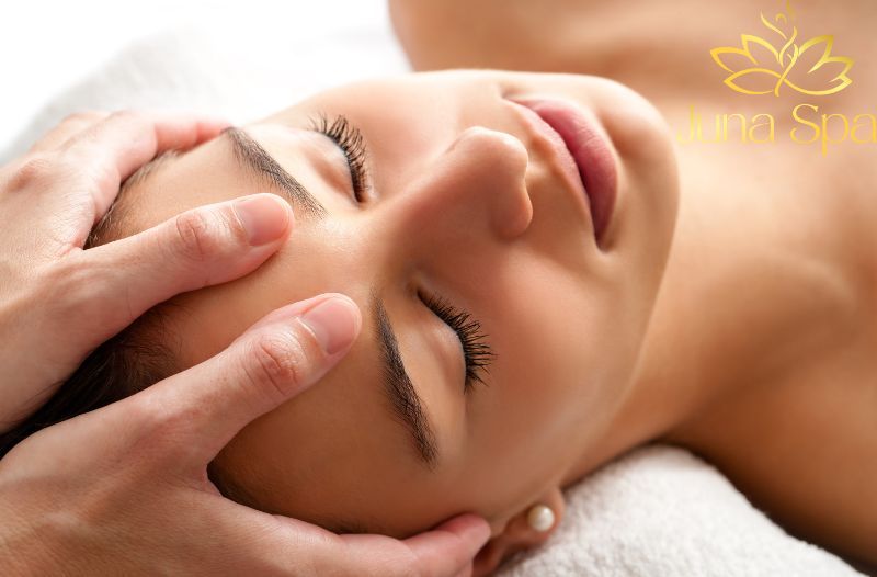 Massage mặt có thật sự giúp căng da, trẻ hóa như lời đồn?