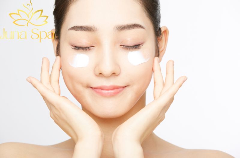 Dưỡng trắng hay phục hồi da trước?