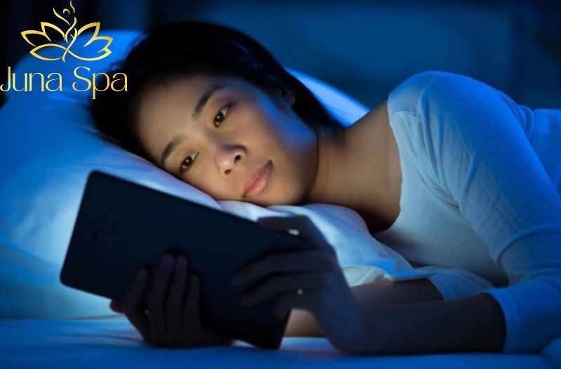 Tác động của ánh sáng xanh từ màn hình đến làn da