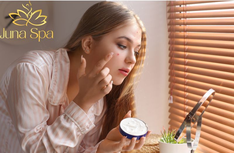 6 hậu quả nghiêm trọng khi tự nặn mụn tại nhà