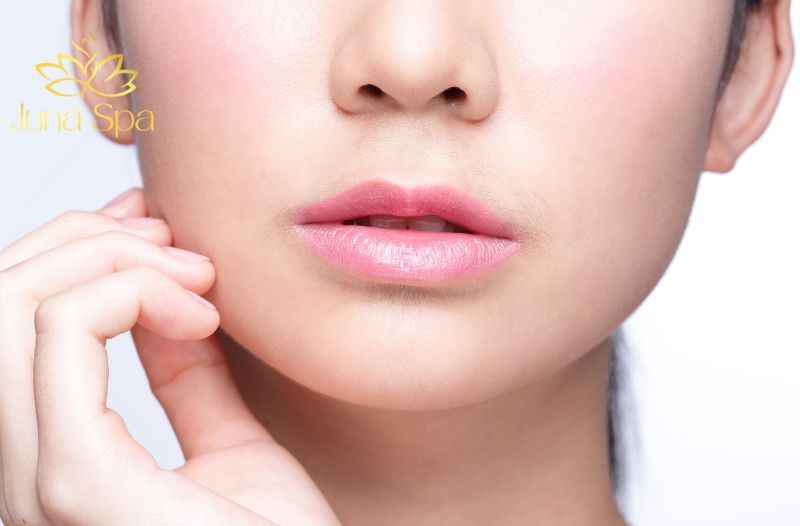 Cách giữ cho môi luôn hồng hào, không nứt nẻ, chảy máu vào mùa khô
