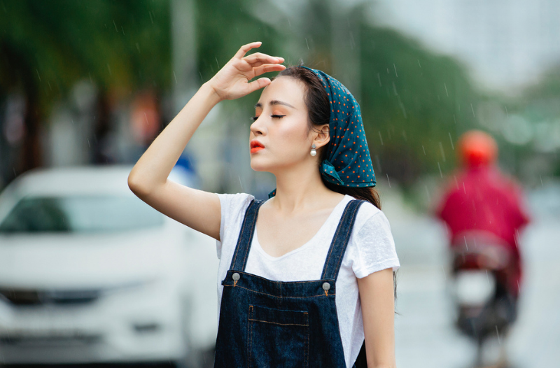 tác hại của nước mưa với da