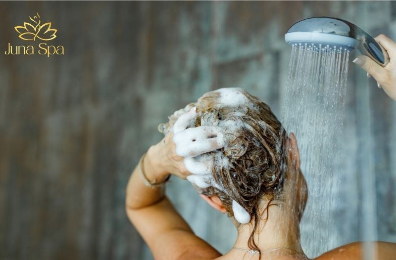 gội đầu sau 3 ngày nhuộm tóc