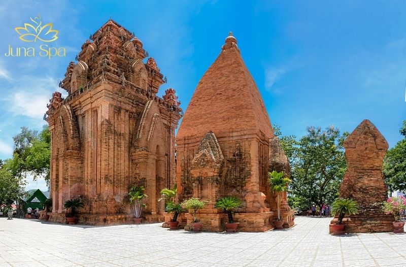 Tháp Bà Ponagar