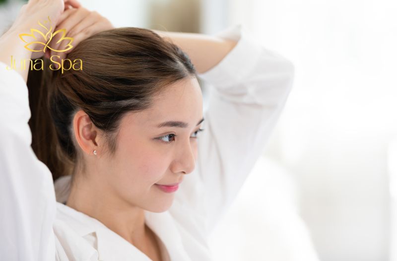 cột tóc, búi tóc quá chặt