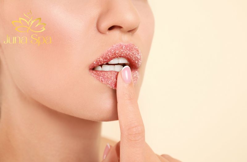 Tẩy tế bào chết cho môi