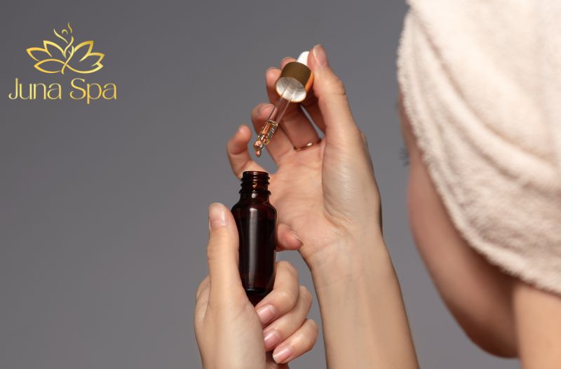Dưỡng sáng và cấp ẩm với serum