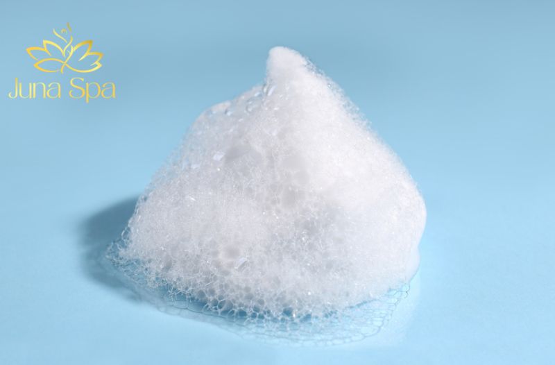 Lợi ích của sữa rửa mặt ít bọt