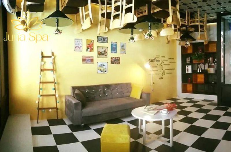 Nhà Úp Ngược (Upside Down House)