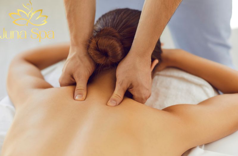 massage cổ vai gáy giảm căng thẳng