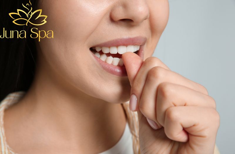 Thói quen cắn móng tay