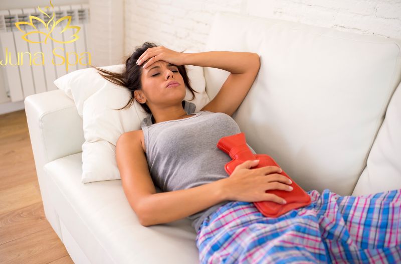 Chườm ấm vùng bụng dưới