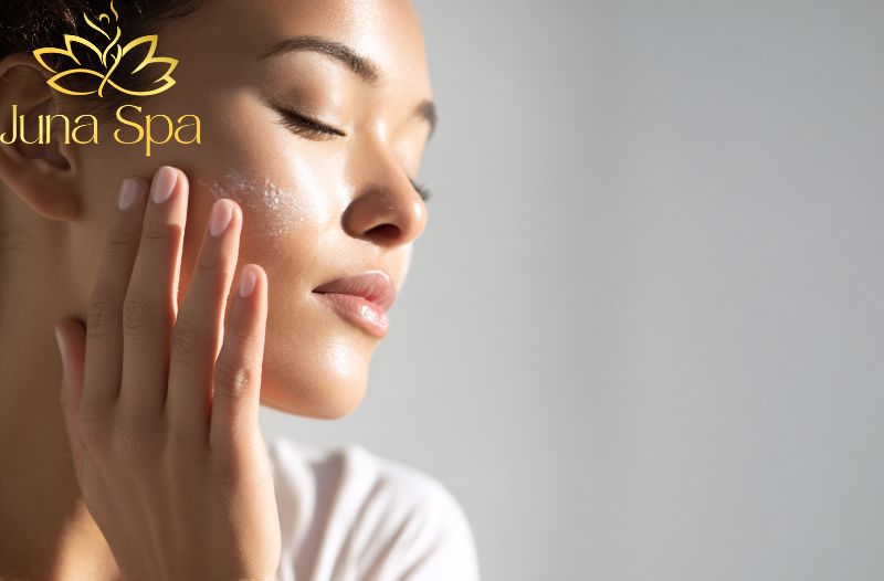 Dưỡng ẩm cho da bước không thể thiếu khi đeo khẩu trang