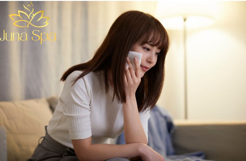 Không trang điểm có cần tẩy trang không