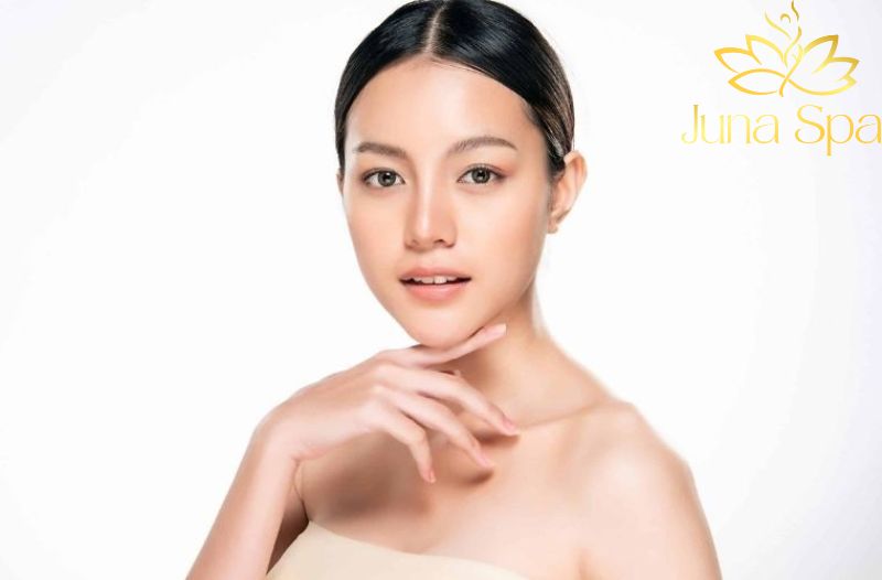 Massage mặt giúp giảm nếp nhăn