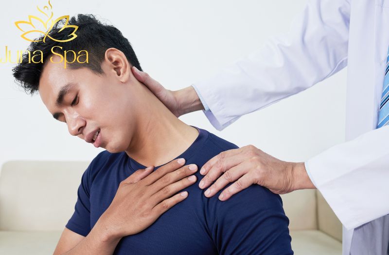 Chườm ấm và massage thư giãn