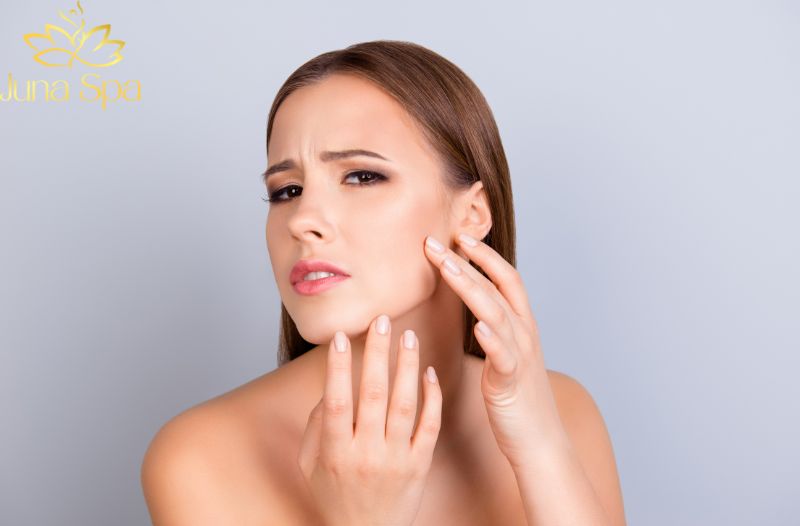 Mẹo chăm sóc da khi da đổ dầu nhiều do makeup và sinh hoạt dày đặc