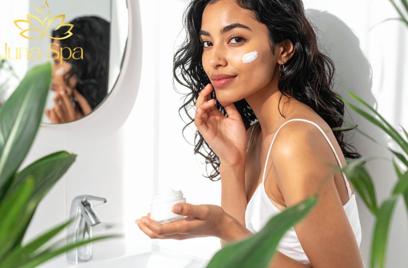 Kem dưỡng ẩm đa năng - Ưu tiên hơn việc mang nhiều loại kem riêng lẻ