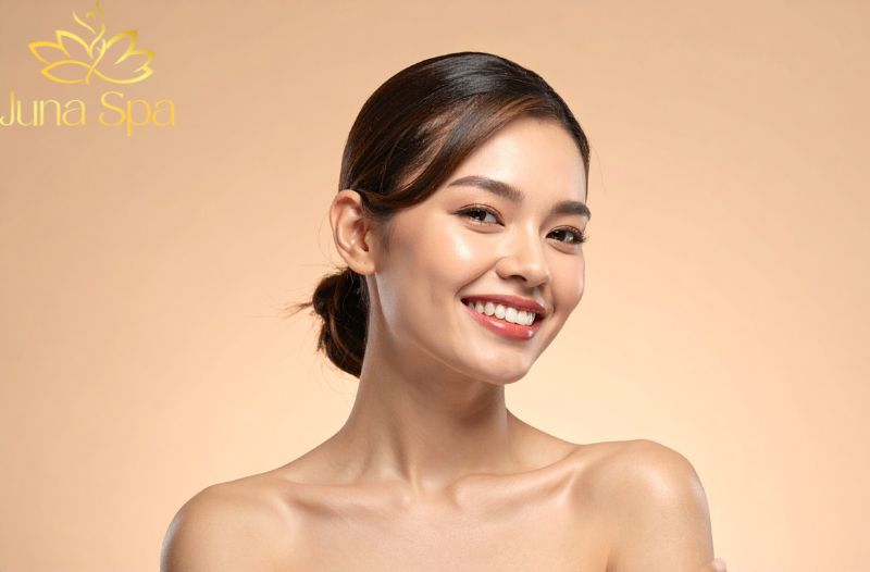 Mẹo chăm sóc da khi xuất hiện mụn li ti do sinh hoạt thất thường