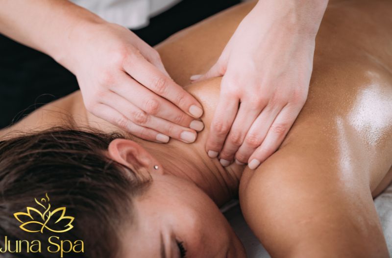 Vì sao tình trạng đau cổ vai gáy ngày càng phổ biến