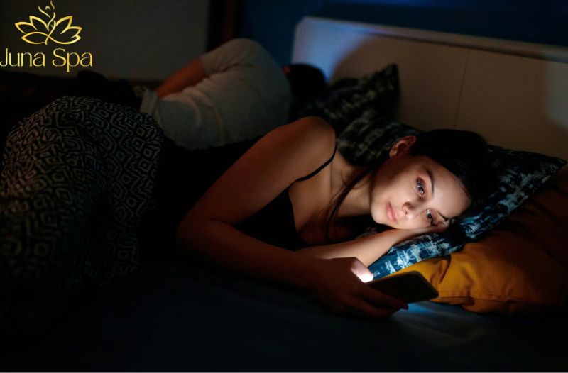 Vì sao thức khuya khiến da “xuống form” nhanh hơn